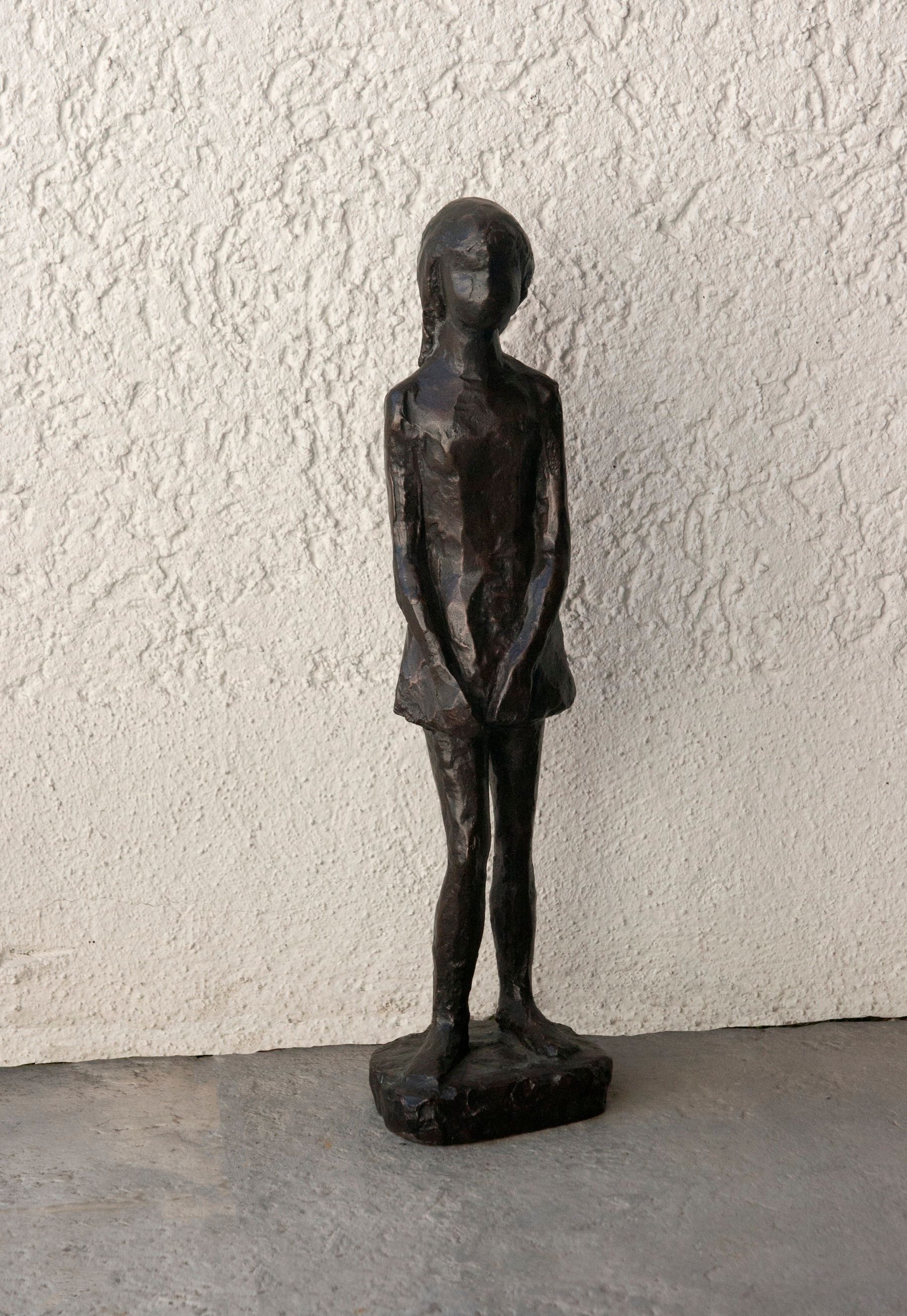 Mädchenfigur – More views 2