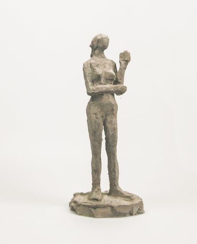 kleine Frauenfigur