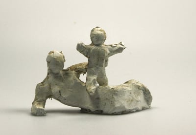 Liegende Frau mit Kleinkind